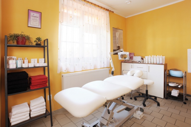 Kosmetické lehátko a prostředí skutečného salonu SalonDavidová